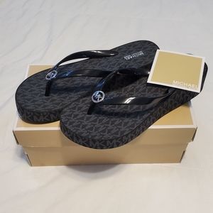 MICHAEL KORS Bedford Flip Flop NEW IN BOX